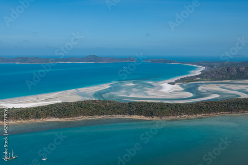 Fototapeta Naklejka Na Ścianę i Meble -  view from the helicopter, Whitehaven beach Queensland Australia