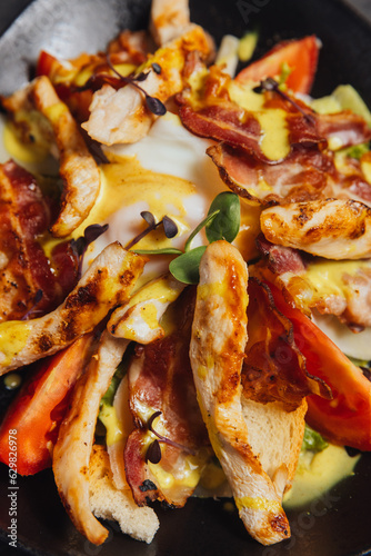 salad with chicken and bacon