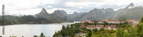 Panoramic view of Riaño, its reservoir and its mountains © roberto