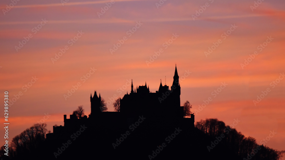 Burg Hohenzollern im Sonnenuntergang