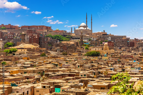Obraz na płótnie View on the famous Mosque of Muhammad Ali Pasha and slums of Cairo, Egypt w salonie
