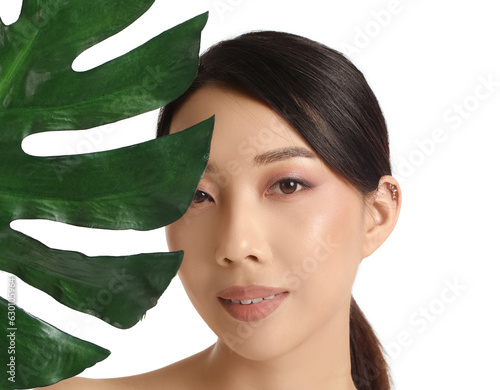 Young asian woman with natu...