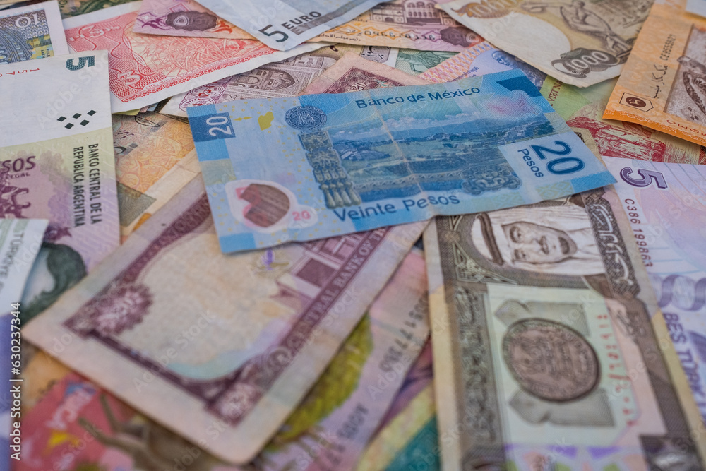 Obraz premium International currency banknotes as a background