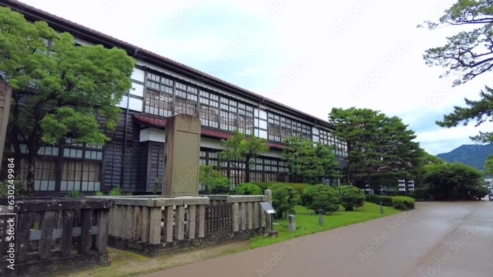 日本最大級の木造校舎である明倫学舎本館 日本最大級の木造校舎である明倫学舎本館