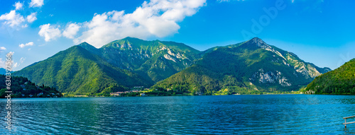 Largo di Ledro mit Cima d'Oro am Gardasee im Trentino - Panorama