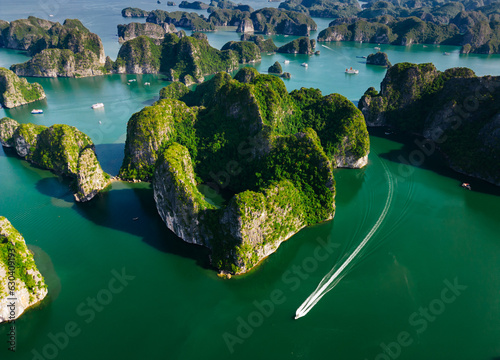 Photos Lan ha bay Limestone island