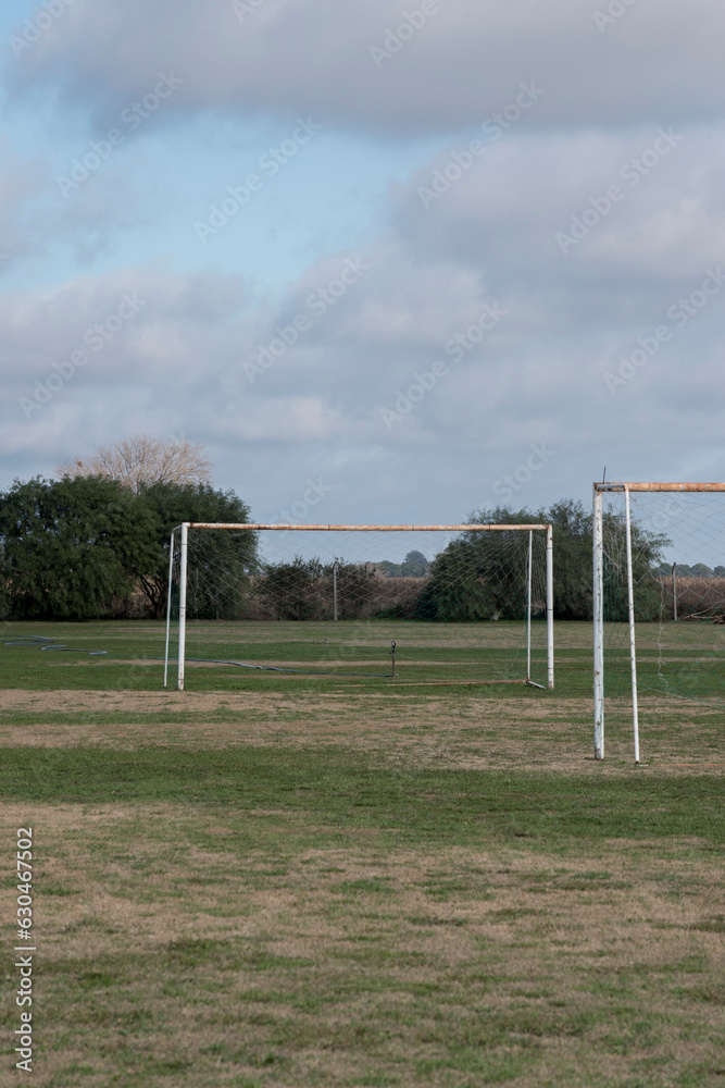 Fototapeta premium Arcos de una cancha de futbol. Potrero argentino