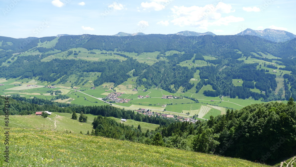 Bergdorf in den Allgäuer Alpen