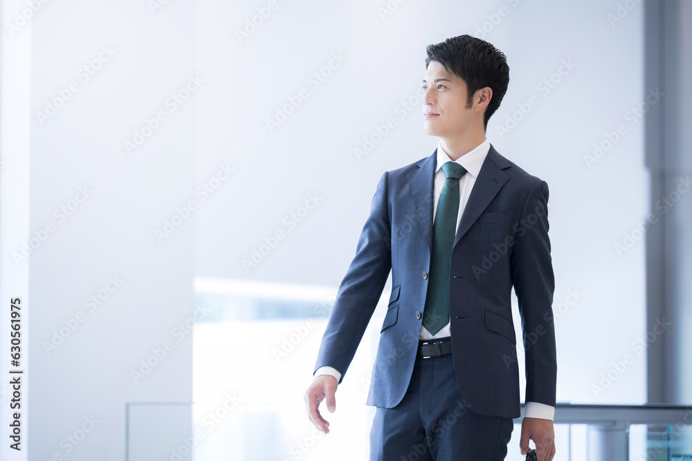 Handsome businessman's profile, easy to use in job change, recruiting, and hiring images, e.g. high class jobs. Handsome businessman's profile, easy to use in job change, recruiting, and hiring images, e.g. high class jobs.