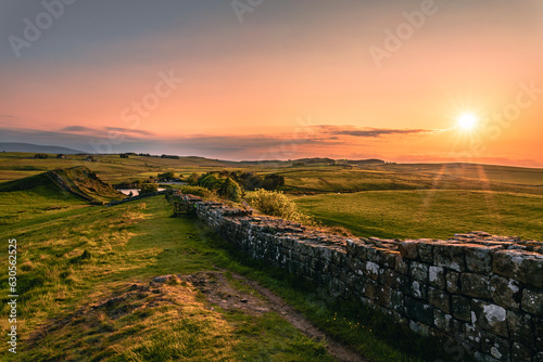 Obraz na płótnie The view of the Hadrian's Wall in the sunset near Cawfield Quarry