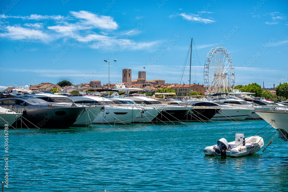 Obraz premium luxury yachts in a harbour in the Mediterranean Sea
