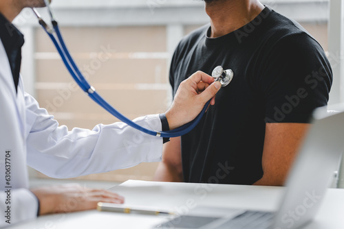 Tableau sur toile Male patient consulting medical specialist at hospital Chest pain and inflammato