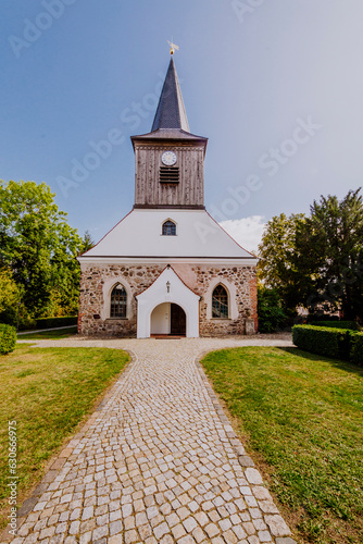 evangelische Kirche Falkenhagen in Falkensee aus der frontalen Sicht photo