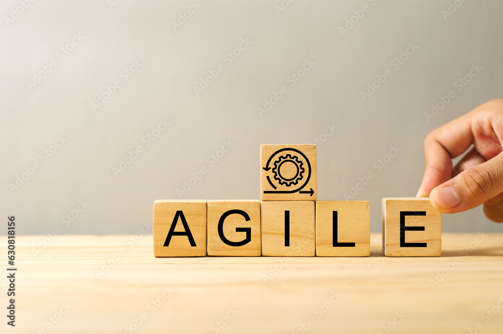 Fotografie complete the word AGILE, agile methodologies are reduced unnecessary processes