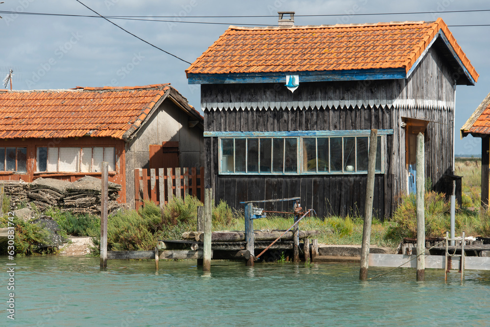 Maison de pêcheurs, La Tremblade, riviere La Seudre, Charente Maritime, 17, France Maison de pêcheurs, La Tremblade, riviere La Seudre, Charente Maritime, 17, France