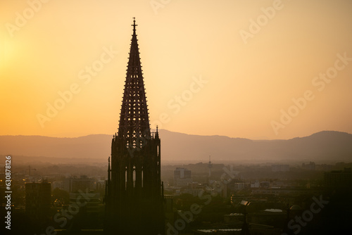 Freiburg Minster at sunset shot from the Kanonenplatz on top of the Schlossberg © dennis_krumm_