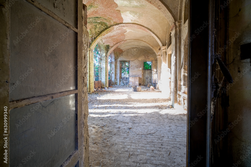 Obraz premium porch with broken glass in an abandoned mansion
