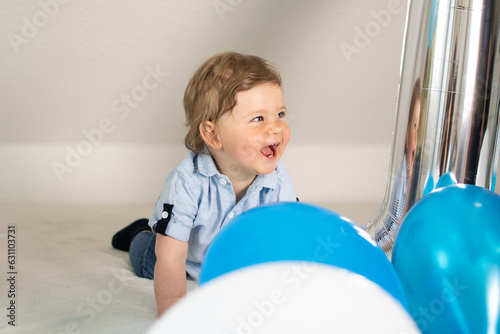 Pure Freude zum Geburtstag, Ballons in Blau und Weiß