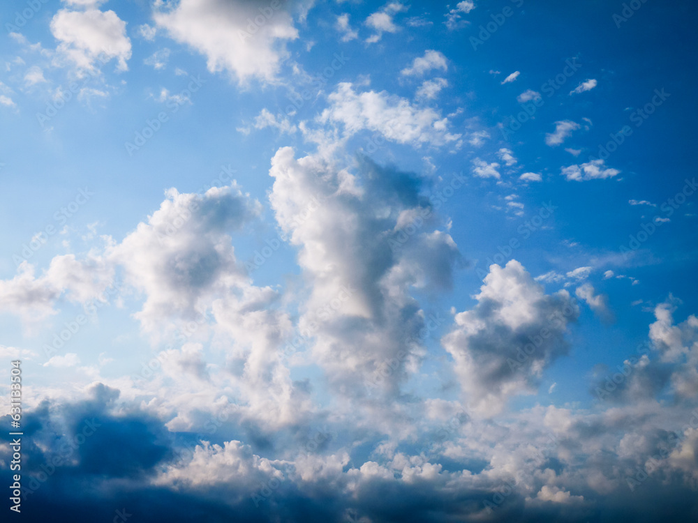 Fototapeta premium Sunset sky with beautiful clouds