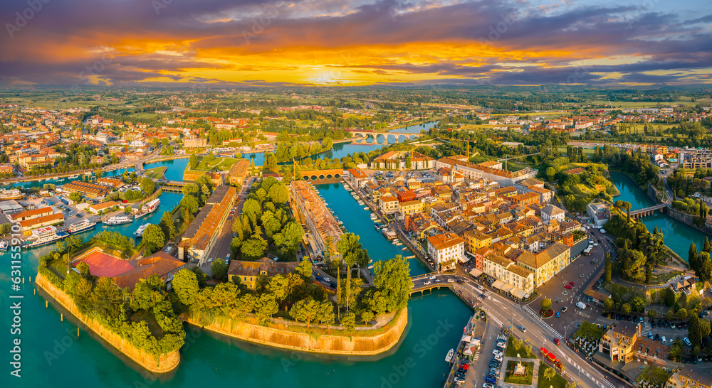 Landscape with Peschiera del Garda, Garda Lake, Italy - obrazy, fototapety, plakaty 