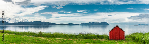 Rotes Haus auf den Lofoten Inseln