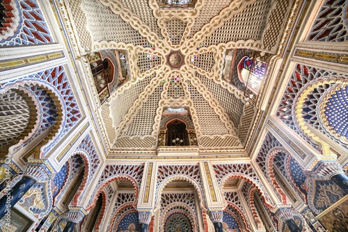 Fotografie Il Castello di Sammezzano, circondato da un ampio parco, si trova nell'omonima località nei pressi di Firenze