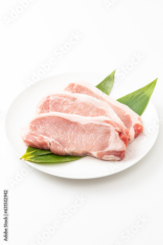 白背景に豚ロース肉