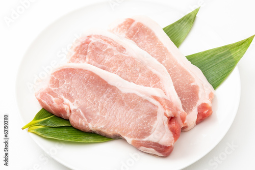白背景に豚ロース肉 photo