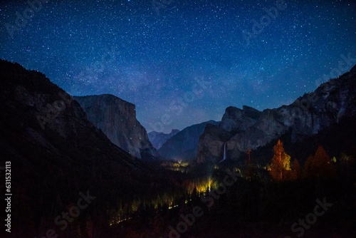 Nocturnal Magic: Enchanting 4K Night View of Yosemite Valley, California's Starlit Beauty