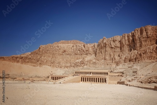Templo funerario de Hatshepsut, en valle de los reyes, luxor, egipto