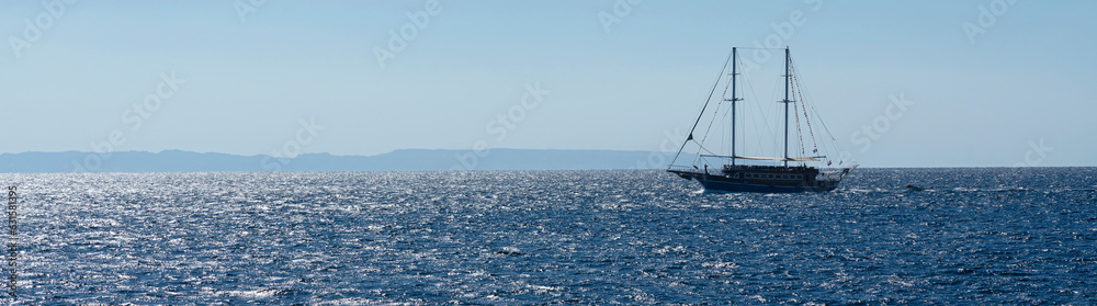 Fototapeta premium Egypt: vintage tourist yacht sailing on Red sea, Ras Mohammed National Park, South Sinai