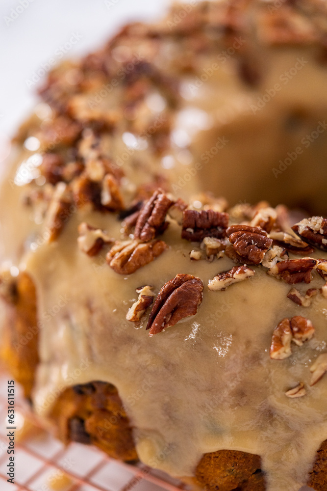 Chocolate pumpkin bundt cake with toffee glaze Chocolate pumpkin bundt cake with toffee glaze