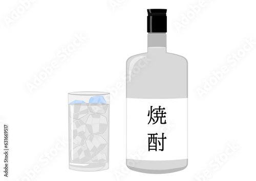 焼酎の水割りと焼酎の瓶