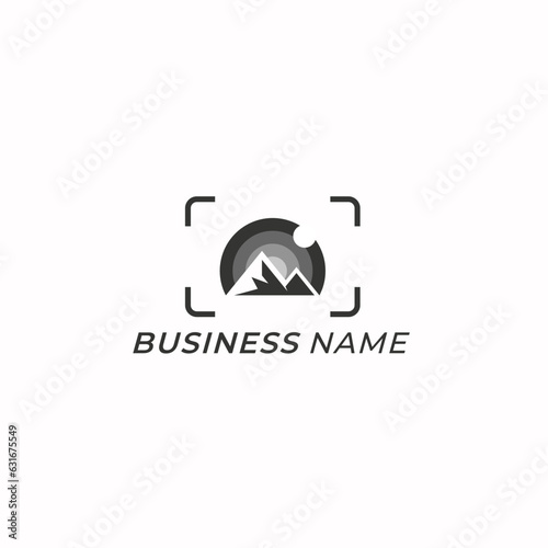 design logo camera and mountain