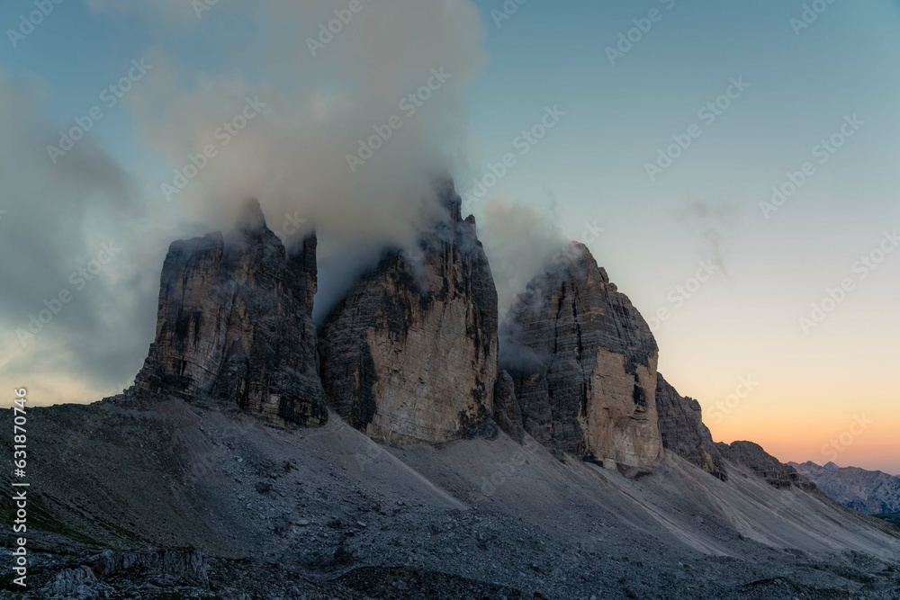 Dolomiten ,berge Italien Sonnenstern ,wolken ,Sonne, Tal ,Südtirol, Alpin , Sonnenaufgang ,3 zinnen , tre chime