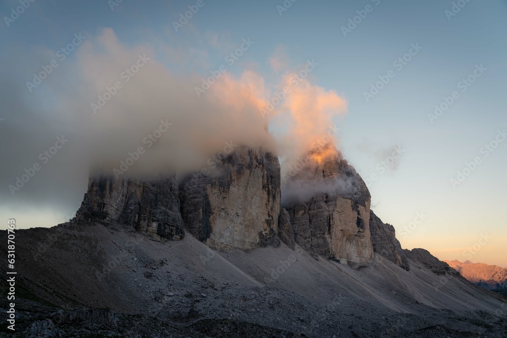 Dolomiten ,berge Italien Sonnenstern ,wolken ,Sonne, Tal ,Südtirol, Alpin , Sonnenaufgang ,3 zinnen , tre chime