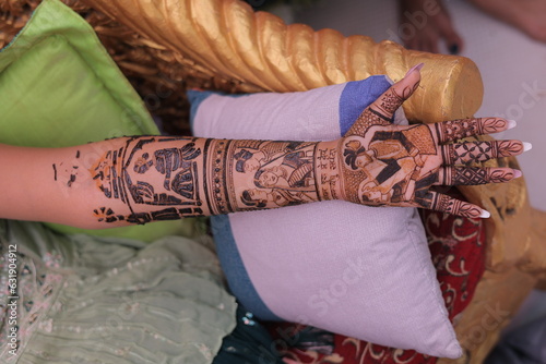 Very beautiful black mehndi done on bride's hands