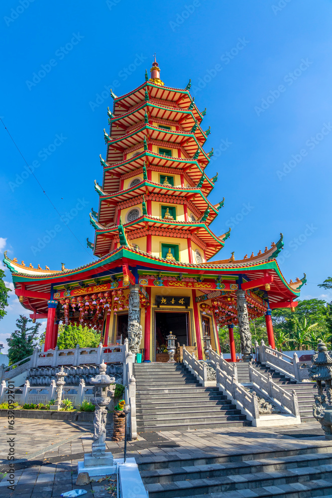 Obraz premium Vihara Buddhagaya Watugong, Pagoda Avalokitesvara, Semarang, Indonesia
