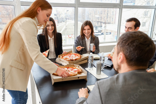 Group of business people wi...