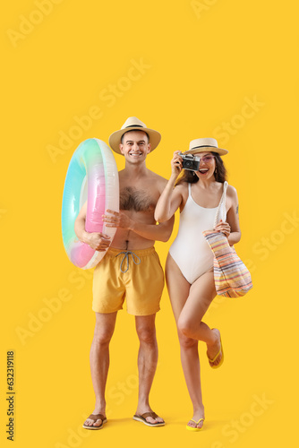 Young couple with inflatabl...