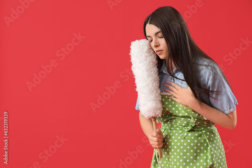 Young housewife with pp-dus...