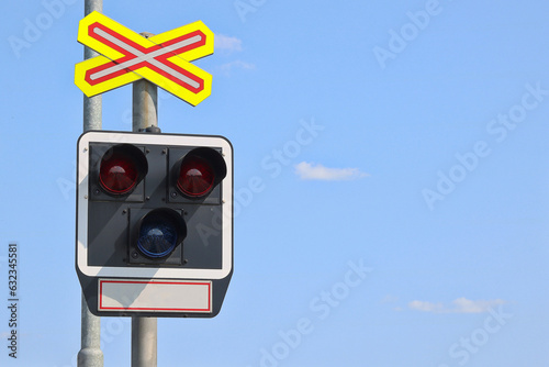 Obraz na plátně Traffic light at a level crossing