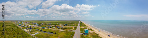 Foto Aerial panorama coastal homes at Port Bolivar Beach Texas