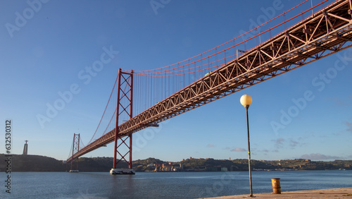 Ponte 25 de Abril e Cristo Rei - Lisboa