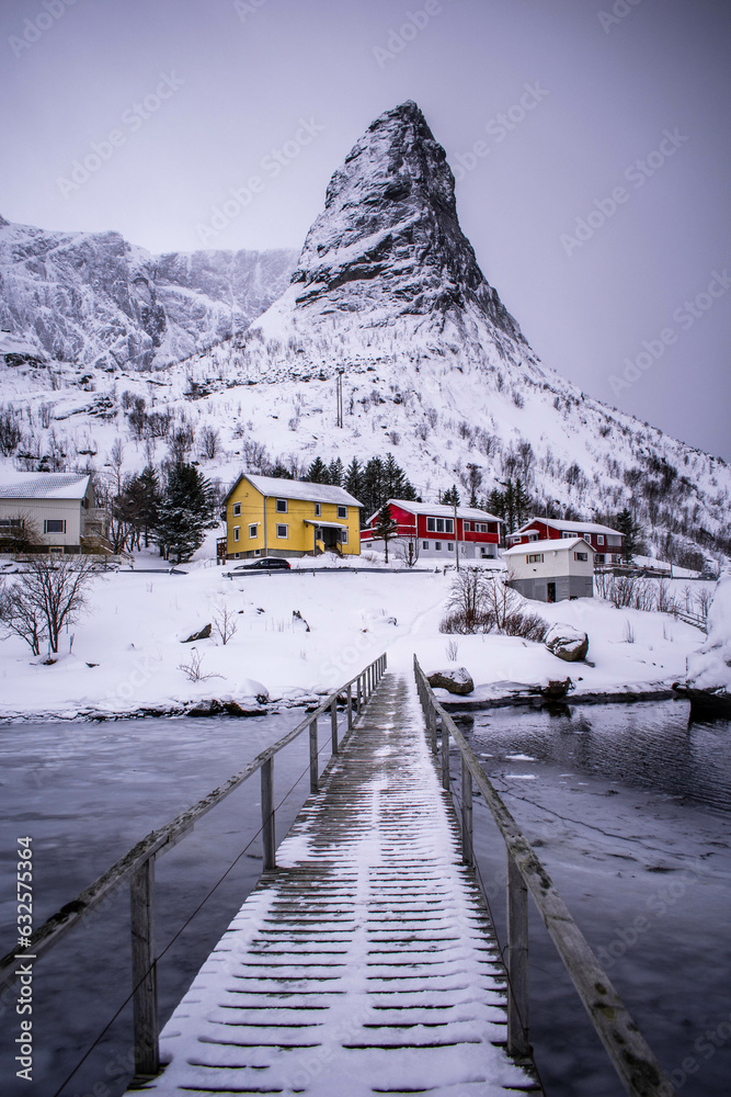 Fototapeta premium Pointed mountain at the Lofoten islands