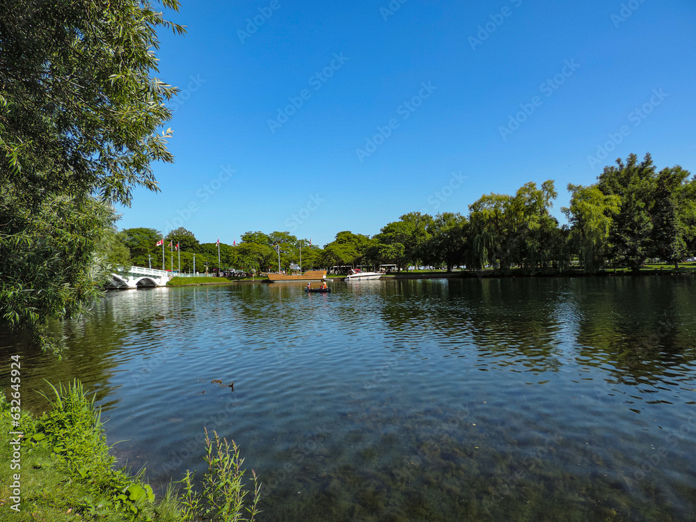 Fototapeta premium Lake on a sunny day in toronto island