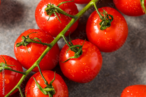 Organic Raw Red Cherry Tomatoes