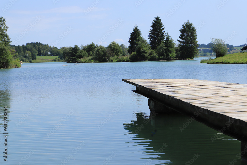 Obraz premium wooden pier on the water
