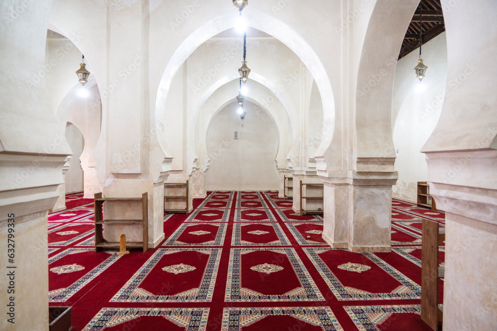 Interior of Koutoubia mosque in the old Medina, Marrakesh, Morocco - obrazy, fototapety, plakaty 