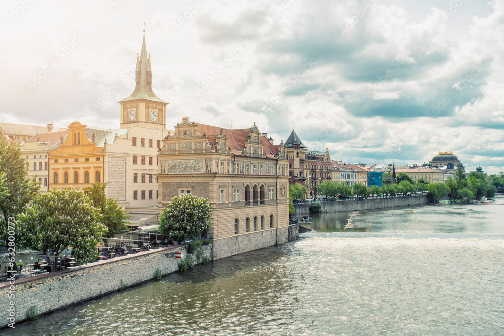 Naklejka premium Bedrich Smetana Museum and Škola paměti on Vltana river, Prague, Czech